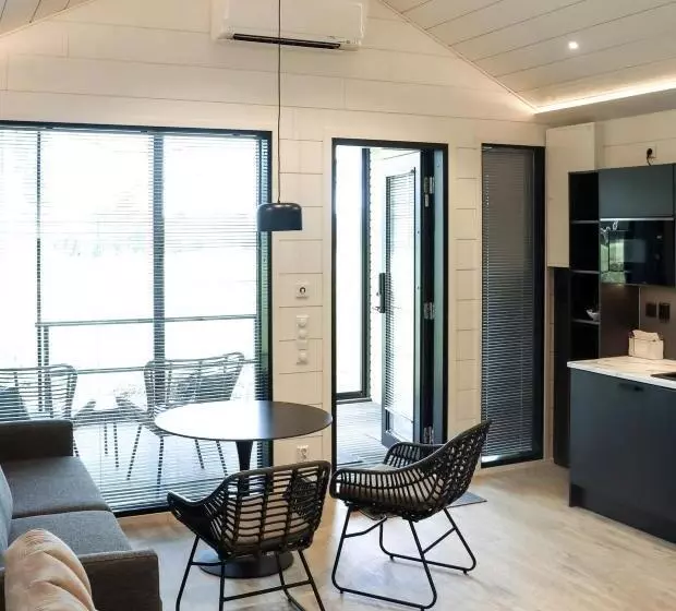 Hotelli Bomila Resort