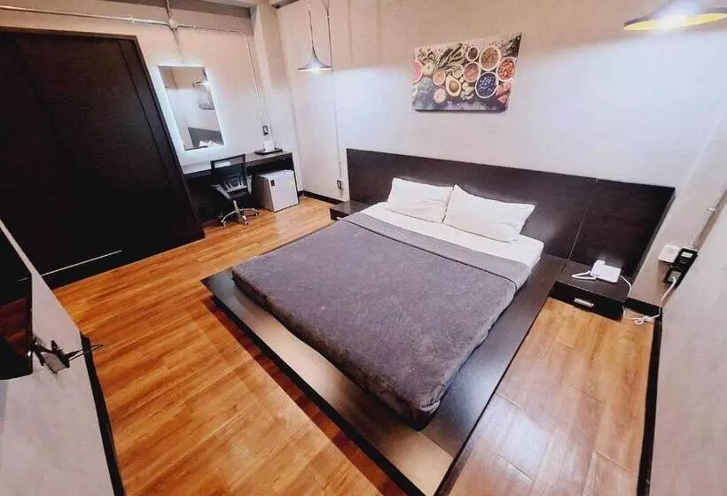 ホテル Capital O 75512 Loft Residence  Suphanburi