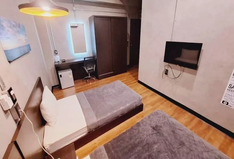 ホテル Capital O 75512 Loft Residence  Suphanburi