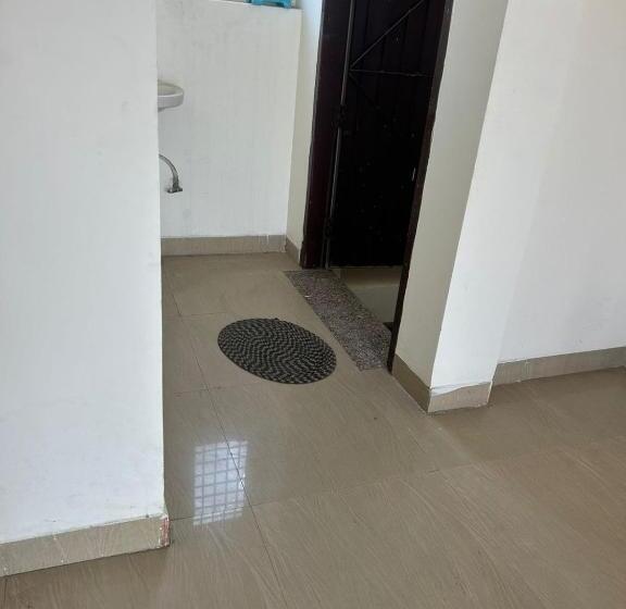 هتل کپسول Rahul Home