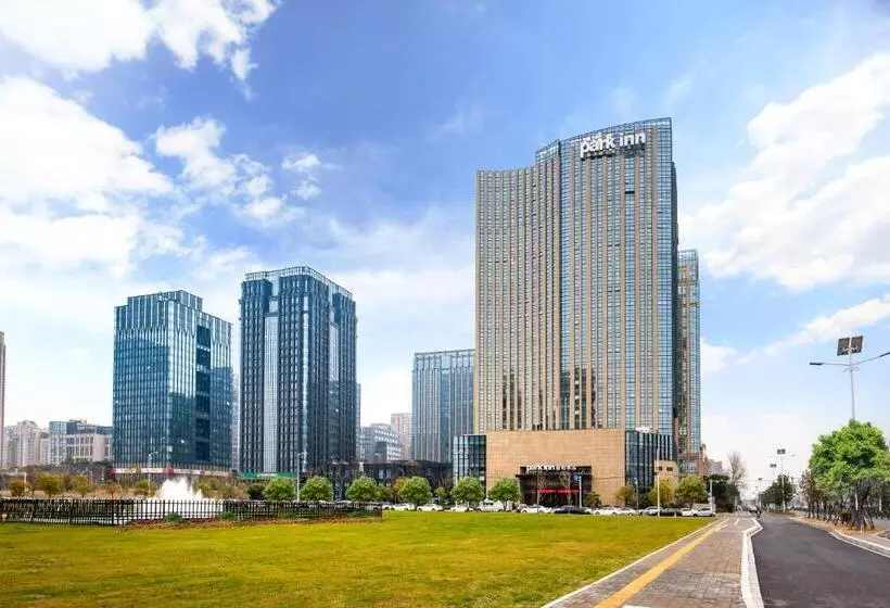 هتل Park Inn By Radisson, Nanchang Honggutan Wanda Plaza Twin Towers