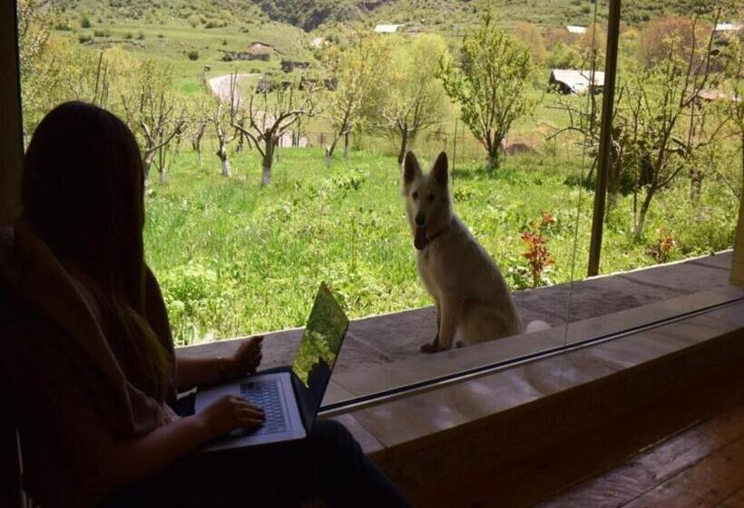 Pensió Benson Adventures Resort