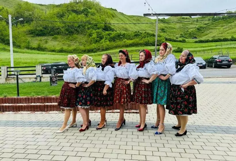 ペンション Evenimente Edelweiss