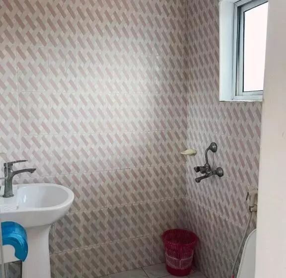 Majatalo Flow Guest House & Cafe