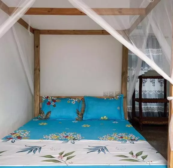 Majatalo Flow Guest House & Cafe