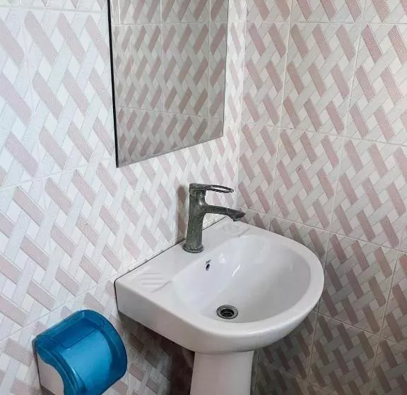 Majatalo Flow Guest House & Cafe