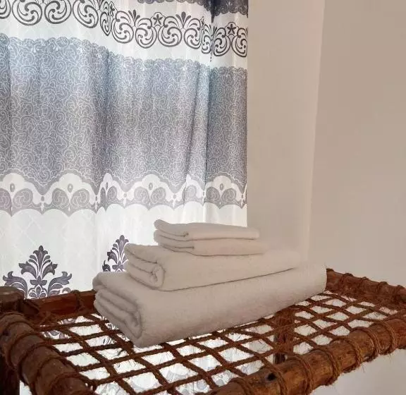 Majatalo Flow Guest House & Cafe