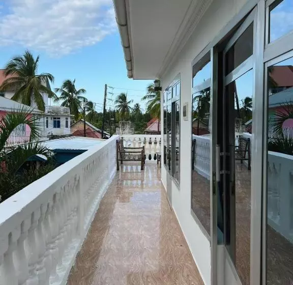 Majatalo Flow Guest House & Cafe