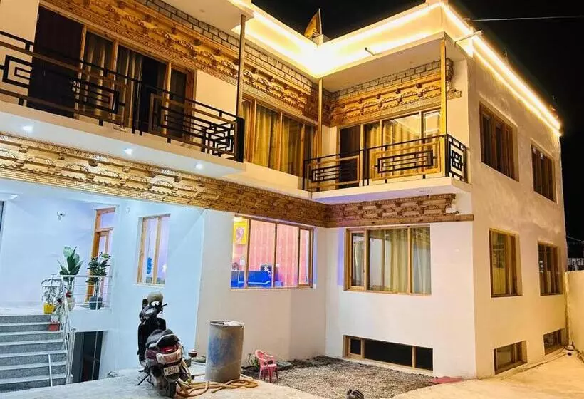 پانسیون Lawang Residency Ladakh