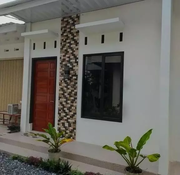 ペンション Penginapan Syariah Nh