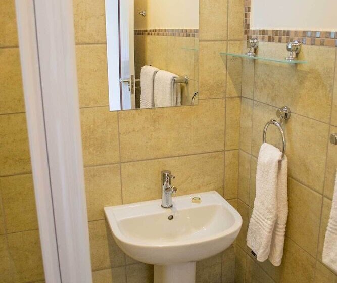 Bed & Breakfast Amohela Guesthouse