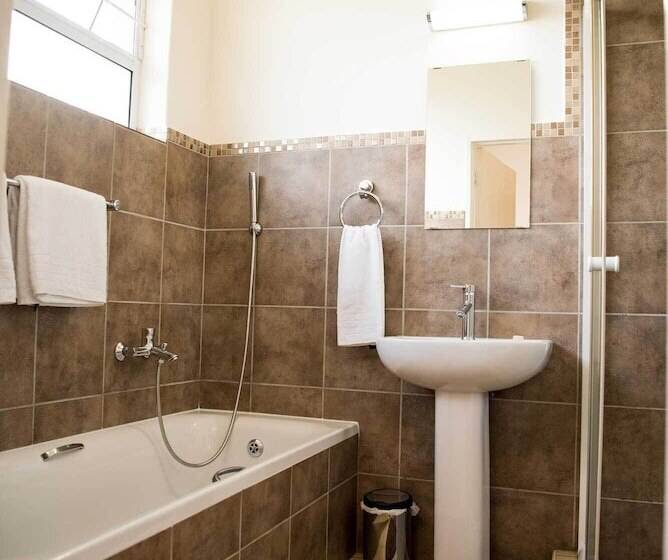 Bed & Breakfast Amohela Guesthouse