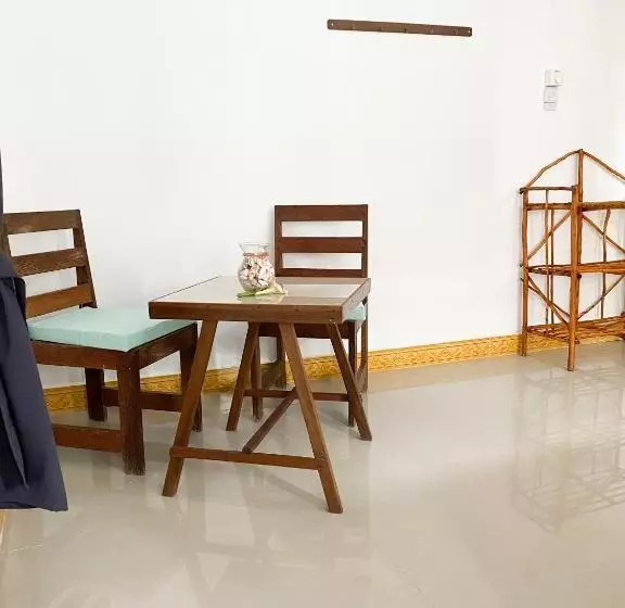 تختخواب و صبحانه Lighthouse Guesthouse