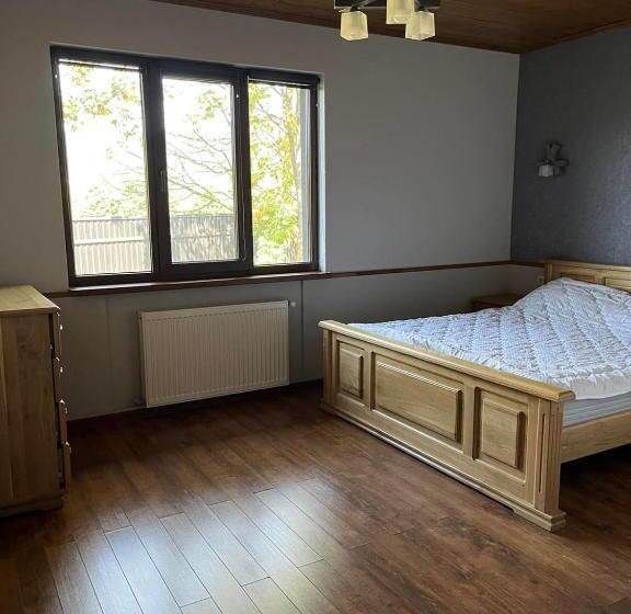 ホテル гуцульська хата