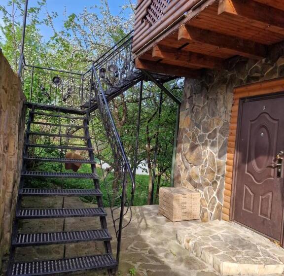 ホテル гуцульська хата