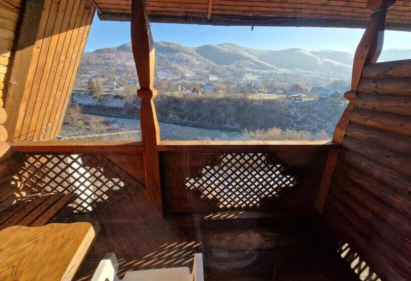 ホテル гуцульська хата