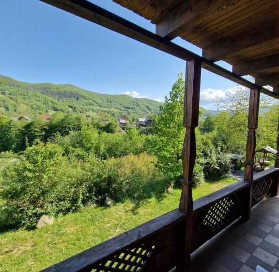 ホテル гуцульська хата