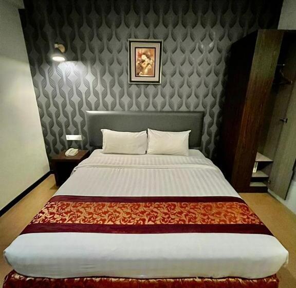 Отель Eight Days Boutique