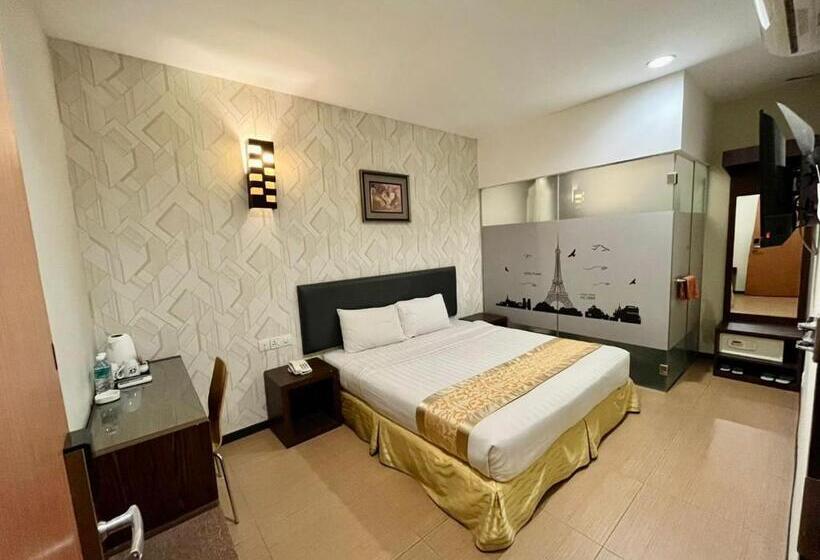 Отель Eight Days Boutique