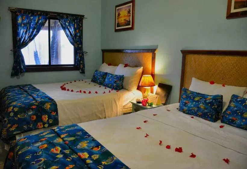 هتل West Bay Lodge And Spa