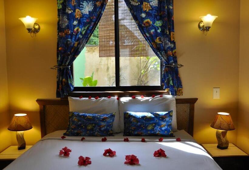 هتل West Bay Lodge And Spa