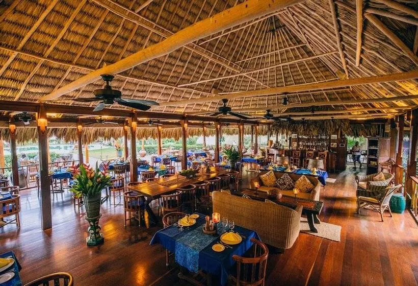 استراحتگاه Turtle Inn By Francis Ford Coppola