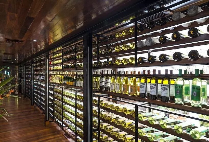 استراحتگاه Turtle Inn By Francis Ford Coppola