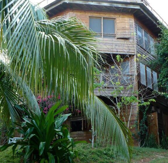 Roatan Bed & Breakfast Apartments