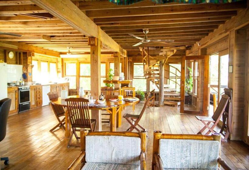 Roatan Bed & Breakfast Apartments