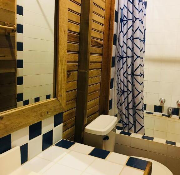 Roatan Bed & Breakfast Apartments