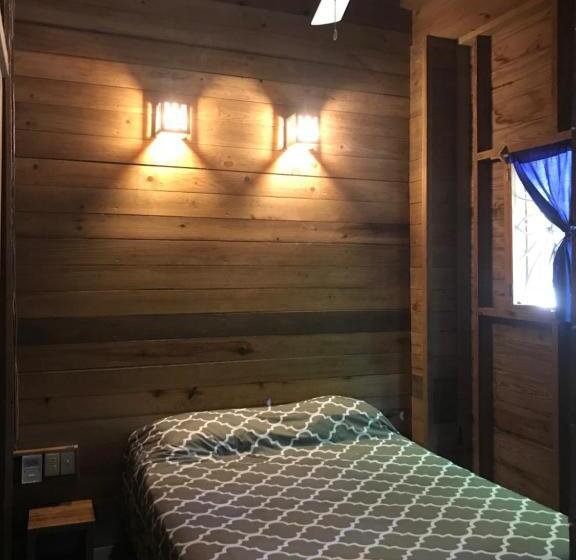 Roatan Bed & Breakfast Apartments