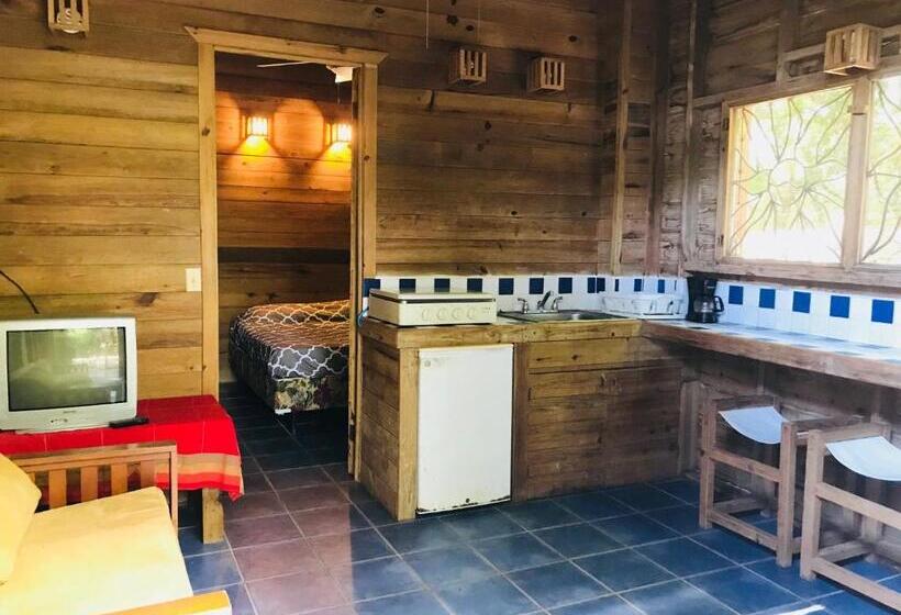 Roatan Bed & Breakfast Apartments