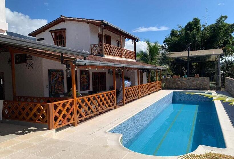 ベッドアンドブレックファースト Birdsong Lodge