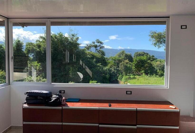 ベッドアンドブレックファースト Birdsong Lodge