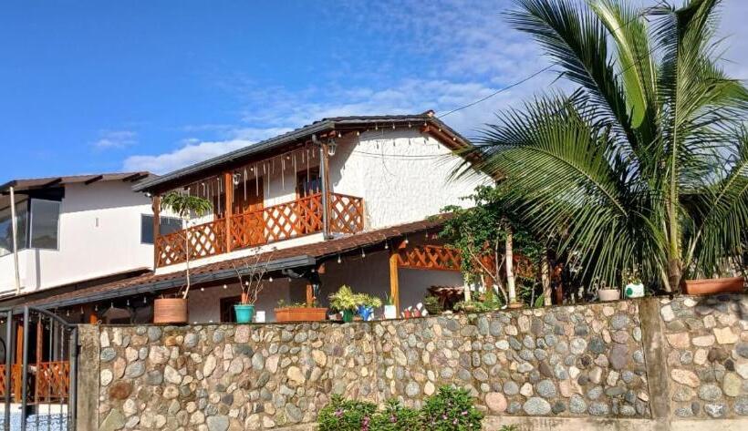 ベッドアンドブレックファースト Birdsong Lodge