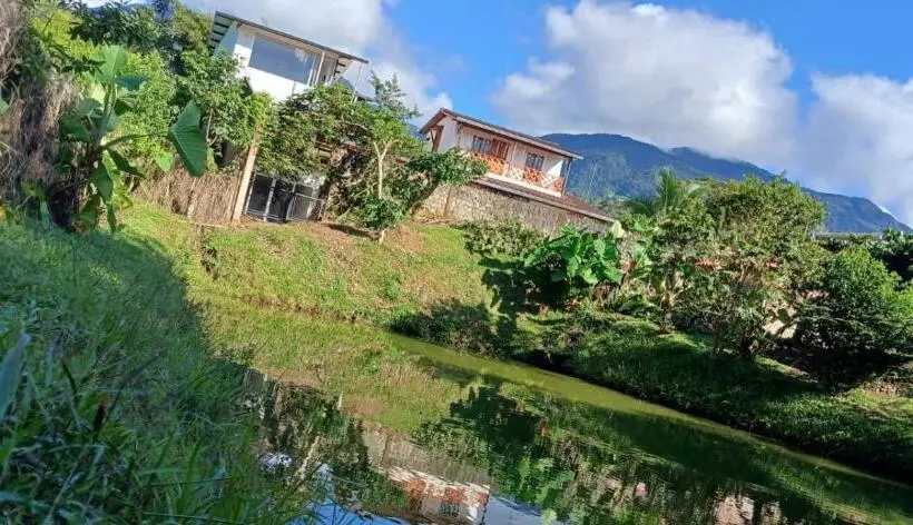 Aamiaismajoitus (B&B) Birdsong Lodge