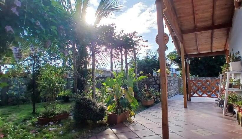 ベッドアンドブレックファースト Birdsong Lodge