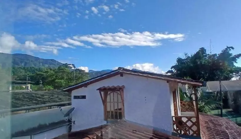 Aamiaismajoitus (B&B) Birdsong Lodge