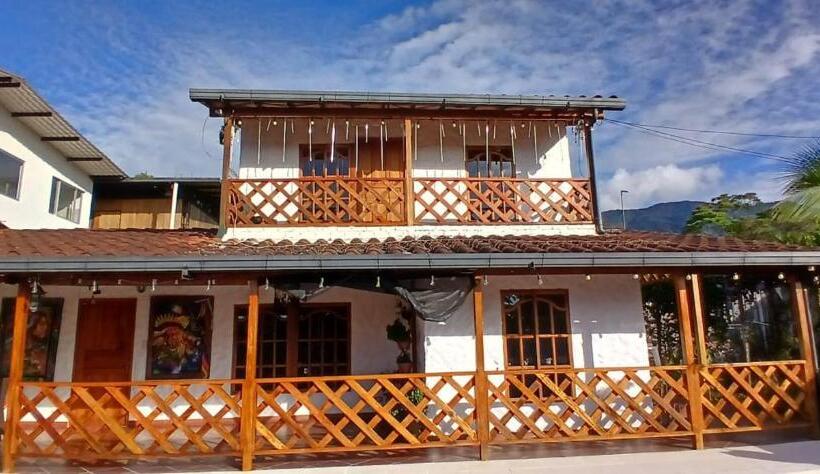 ベッドアンドブレックファースト Birdsong Lodge