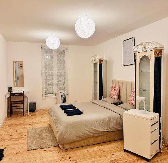 Bed and Breakfast Biriyani House