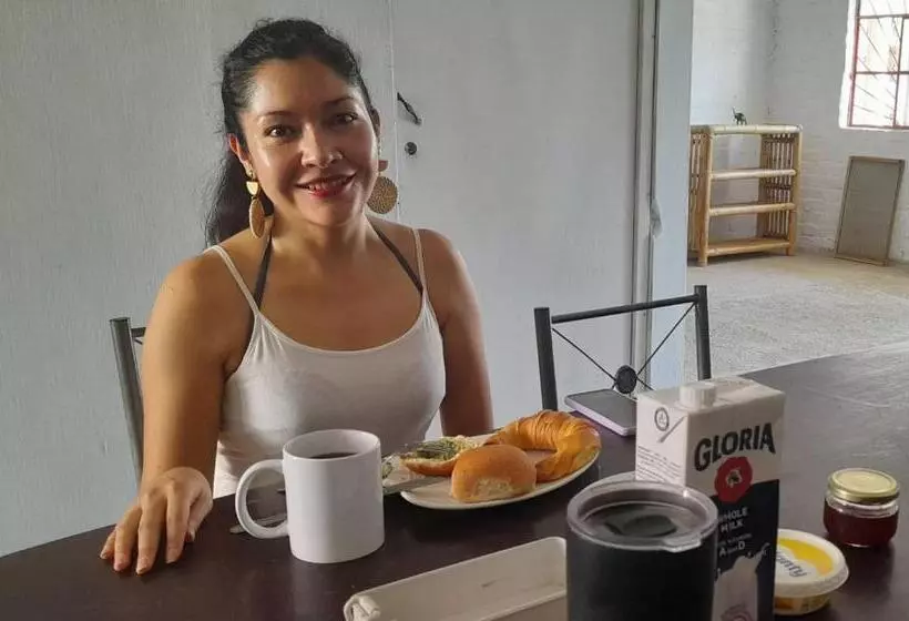 تختخواب و صبحانه Habitación Matrimonial En Ama Guest House