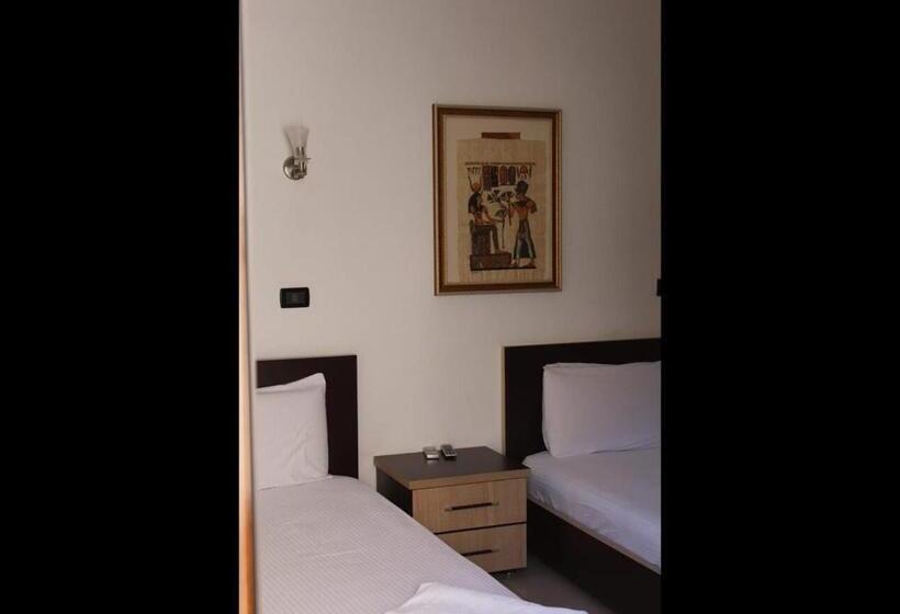 ホテル Colosseo Vlore