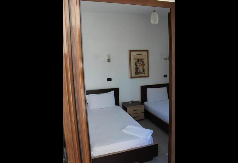 ホテル Colosseo Vlore