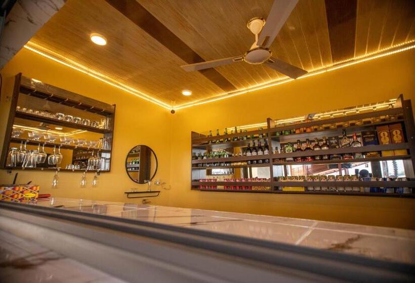 酒店 De Ofosu Plaza