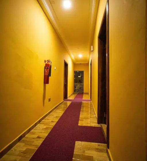 هتل De Ofosu Plaza