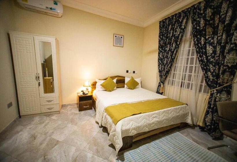 酒店 De Ofosu Plaza