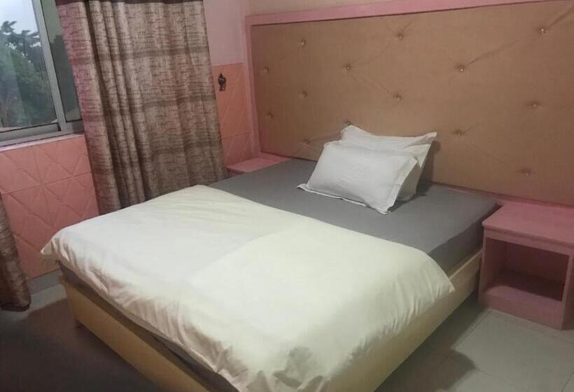 Otel International Summit Palace