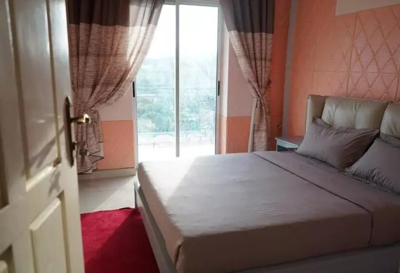 هتل International Summit Palace