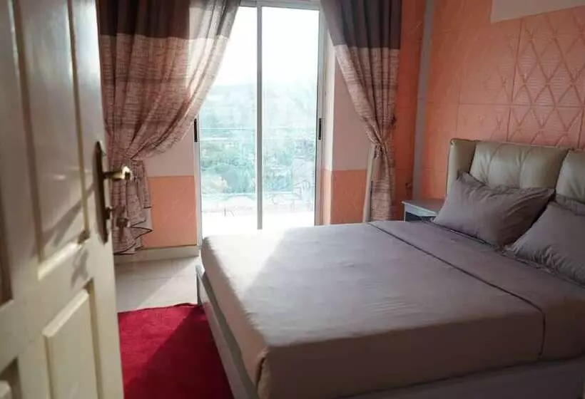 هتل International Summit Palace