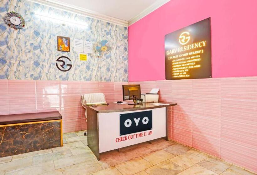 בית מלון כפרי Oyo Garv Residency